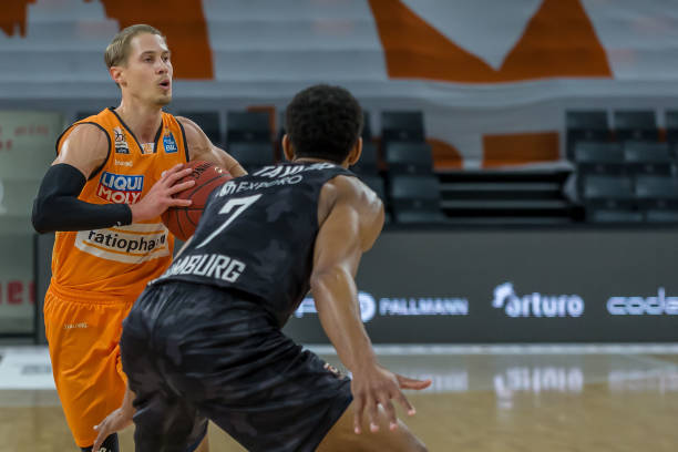 顾母校荣誉 顾母校荣誉