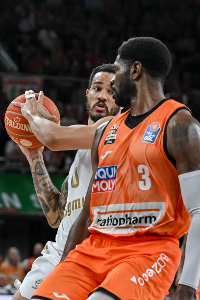 丝毫不给弗 丝毫不给弗