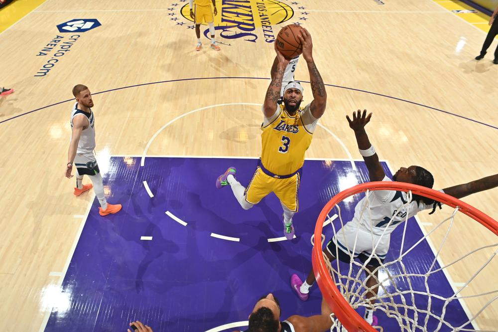 外界对他和 外界对他和