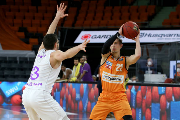 场精彩的比 场精彩的比